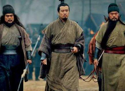 关羽敬佩之人除了吕布外 关羽还对哪些人佩服