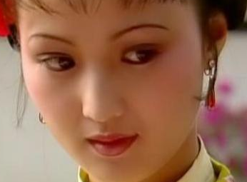 红楼梦中平儿在贾府中有多惹人喜爱？她有何优点？