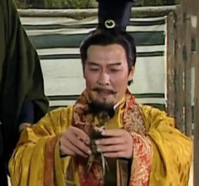 三国时期关羽从不主动与吕布单挑，是为何？