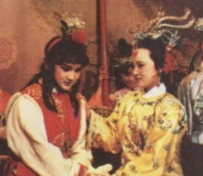 凤藻宫尚书是什么官职？贾元春回到贾府后为何会哭？