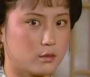 红楼梦中彩云是什么人？她的姨娘路有多不容易？