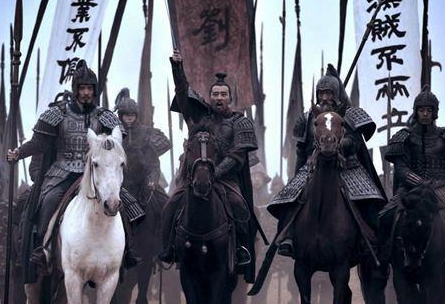 李严和诸葛亮相比 刘备为什么会把兵权交给李严