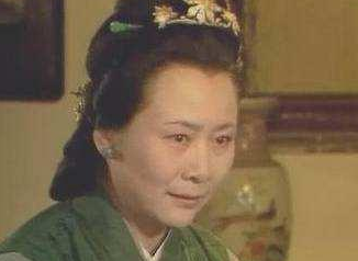 红楼梦中，赵嬷嬷与李嬷嬷都是贾府的奶妈，她们有何区别？