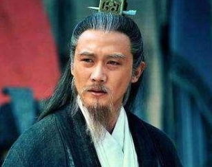 历史上诸葛亮手中总是握着一把羽扇，是做什么用的？