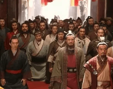 马军五虎将中，关胜为什么能位居第一位？