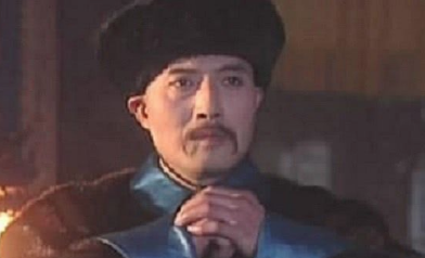 明珠为何会安排别人告发自己谋反呢？