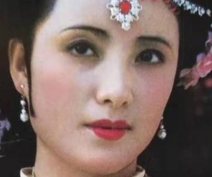 红楼梦中秦可卿为何能成为宁国府的少奶奶？