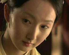 红楼梦中宝玉为何将蒋玉函的汗巾子系在袭人腰上？
