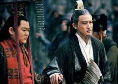 刘备在白帝城托孤的时候 刘备为什么会把兵权交给李严