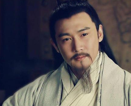 当初刘备弱到需要寄人篱下 诸葛亮为什么还会选择刘备