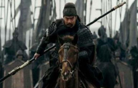 关羽北伐诸葛亮为什么一言不发 诸葛亮是默认了吗