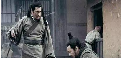 陈宫在背叛曹操后，为何迎寄人篱下的吕布入主兖州?