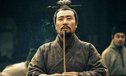 关羽和张飞最早的时候都是普通人 两人一打仗实力为何如此之强