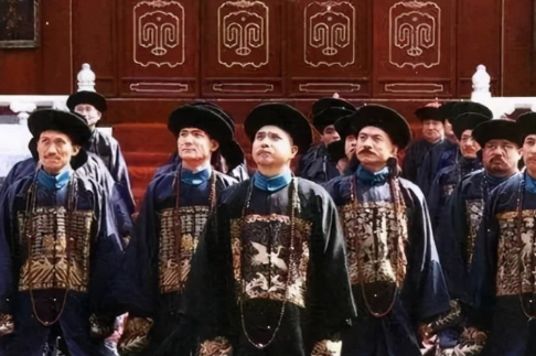 张廷玉晚年向乾隆索要封赏，高明之处在哪里？