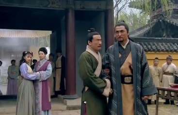 陆虞侯陷害林冲的原因是什么？他为何要这么做？