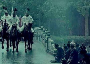 朱由崧继位后，给朱标父子和朱祁钰上谥号和庙号的原因是什么