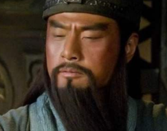 关羽为什么一直在读《春秋》？他为什么读的不是兵书？