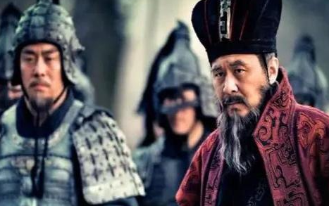 曹操在新野就吃过火攻的亏，为何在赤壁还会中招呢？