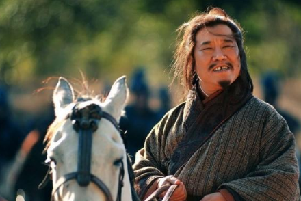 此人智谋远超周瑜，庞统曾经投靠过孙权吗？