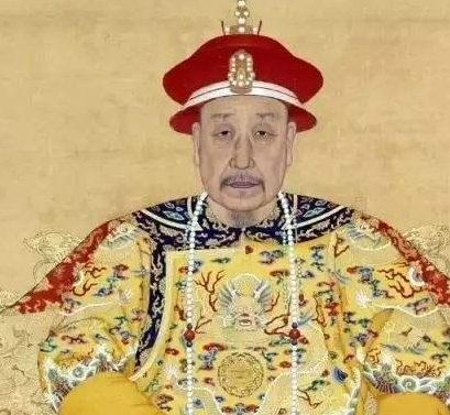 和珅贪污的钱那么多 乾隆为什么不动和珅