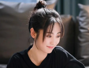 《乌鸦小姐与蜥蜴先生》热播，邢菲饰演的是什么角色？