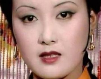 邢夫人在贾府是正妻还是继室？她跟王熙凤的关系如何