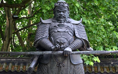 吴越开国君主钱镠在历史上是个怎样的人？