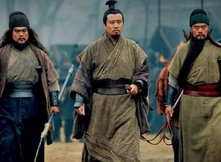 刘备在得知关羽和张飞死讯后 刘备的反应为何完全不同