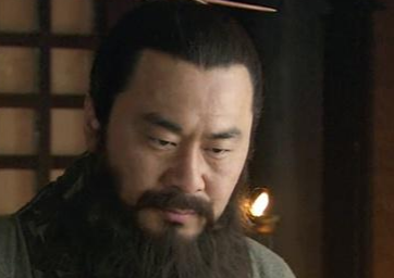 正史与演义中吕布的形象有何变化？为何会被逐渐美化？