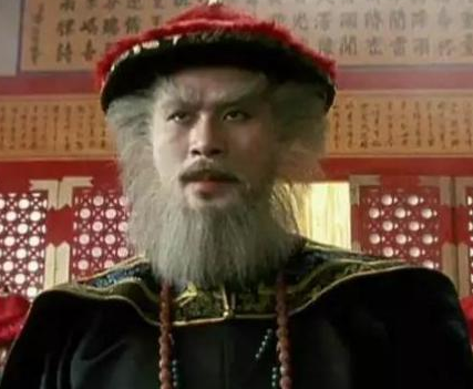 康熙在抓鳌拜的时候 康熙为什么要用一群小孩子