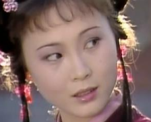 红楼梦中小红为何会离开怡红院？她与芳官有何区别？