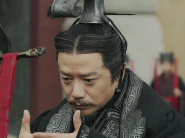 吕不韦本是卫国巨贾，为什么要弃商从政帮助嬴异人呢？