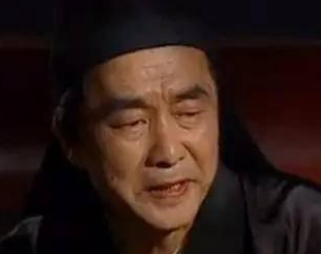 历史上东汉中后期宦官专权的现象有多严重？