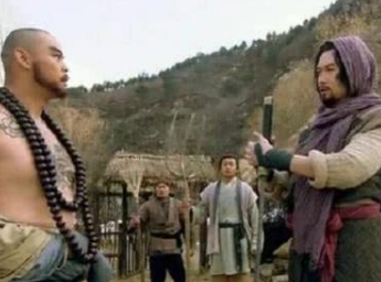 水浒传中梁山为何会兼并二龙山？如何做到的？