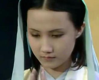 红楼梦中妙玉这一角色的存在与元春封妃有何关系？