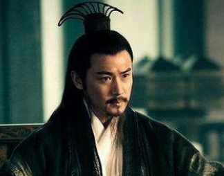 三国时期诸葛亮与刘备的关系如何？他的主要职责是什么