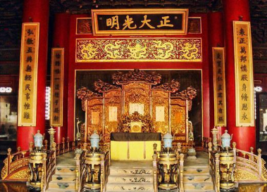 雍正帝秘密立储时，为什么选择弘历而不是弘昼？