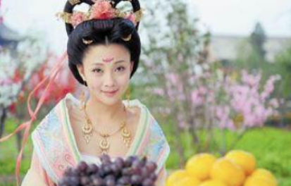 杨贵妃备受宠爱，为何却始终没能成为皇后？