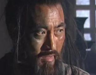水浒传中只忌惮林冲，却不防着杨志，王伦为何会这样？