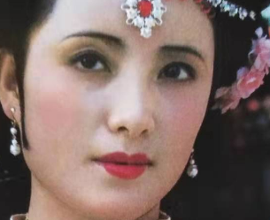 红楼梦中秦可卿生病之后，与丈夫贾蓉之间的关系怎么样？