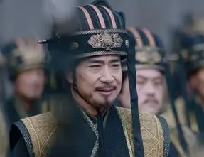 宇文泰执政期间，在政治与经济方面有哪些成就？