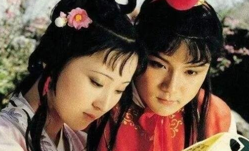 红楼梦第49回讲了什么故事？这回该如何理解呢？