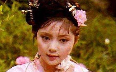 红楼梦第27回讲了什么故事？这回该如何理解呢？