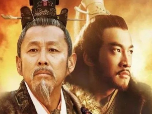 刘邦和项羽见到秦始皇时有何反应？他们的行为有什么不同？