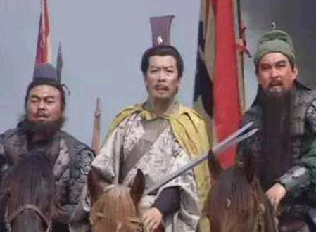 三国演义中刘备用的武器为什么时双股剑 其实原因不难寻找
