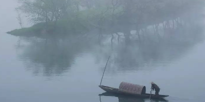 苏轼游西湖即兴赋诗一首，写下雨天最美的西湖