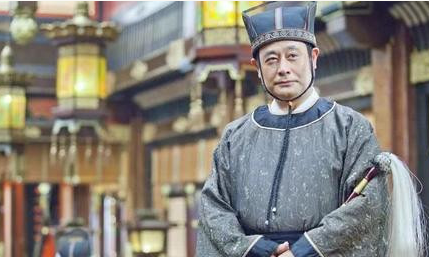 到了明朝的中后期，皇帝经常让司礼监的太监做些什么？