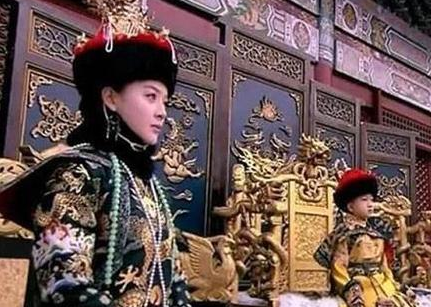 顺治去世前，为什么把皇位传给了非嫡子的玄烨？