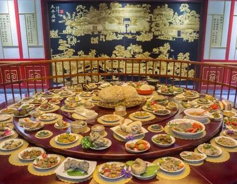 古代皇帝一顿饭就吃一百多道菜 皇帝为何不担心被下毒