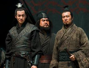 为人偷奸耍滑的曹操，能得到桥玄和何颙肯定的原因是什么？